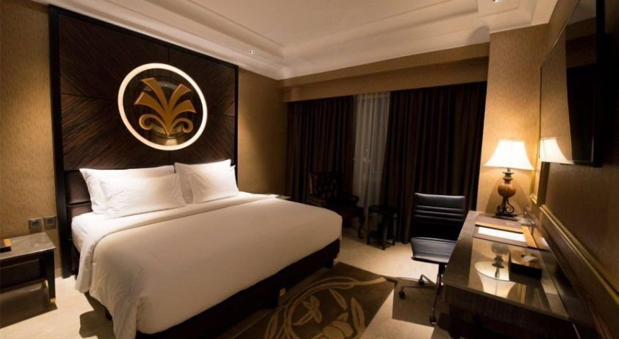 Myko Hotel & Convention Center Makassar Exterior foto